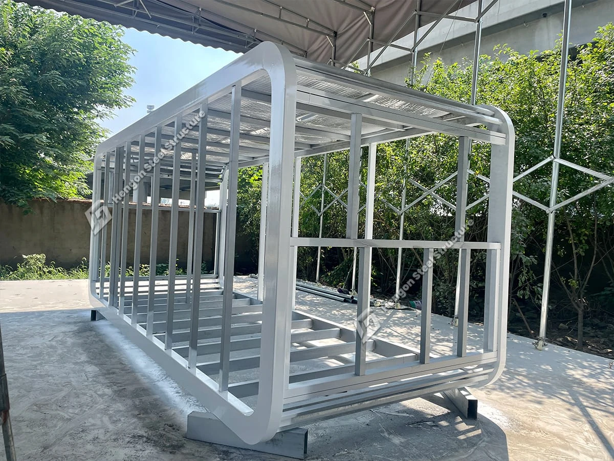20ft Apple House